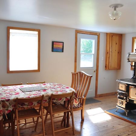 Гостьовий будинок Breton Cove Farmhouse Indian Brook Екстер'єр фото