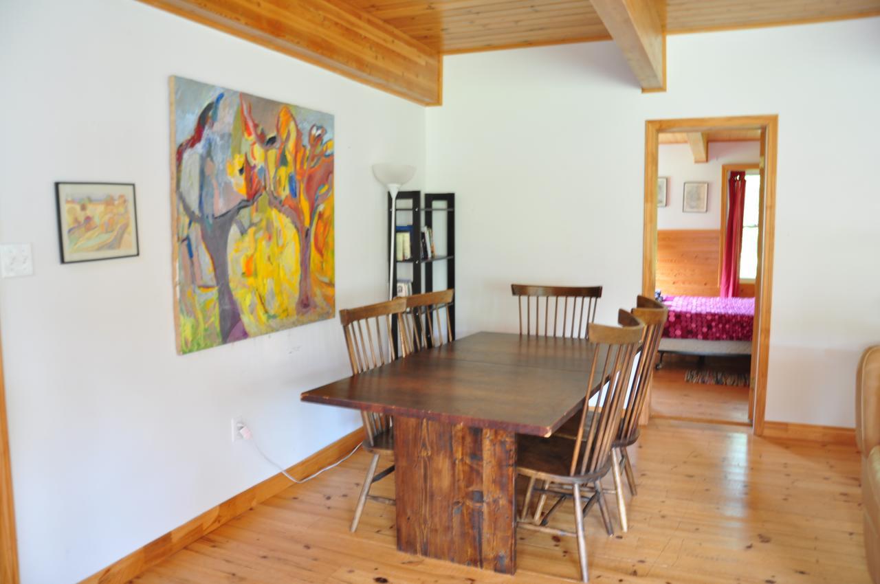 Гостьовий будинок Breton Cove Farmhouse Indian Brook Екстер'єр фото